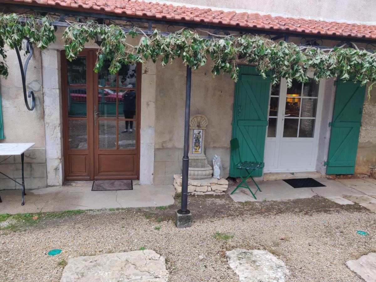 Le Logis de Lou avec petits déjeuners compris Blars Exterior foto